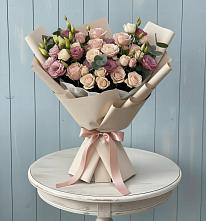 Букет цветов из:  Розы и Лизиантусы в Первомайске