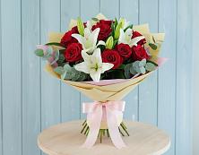 Букет цветов из:  Лилии и Розы #REPLACE_PRED# Первомайске