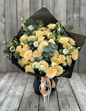 Букет цветов из:  Розы и Лизиантусы в Первомайске