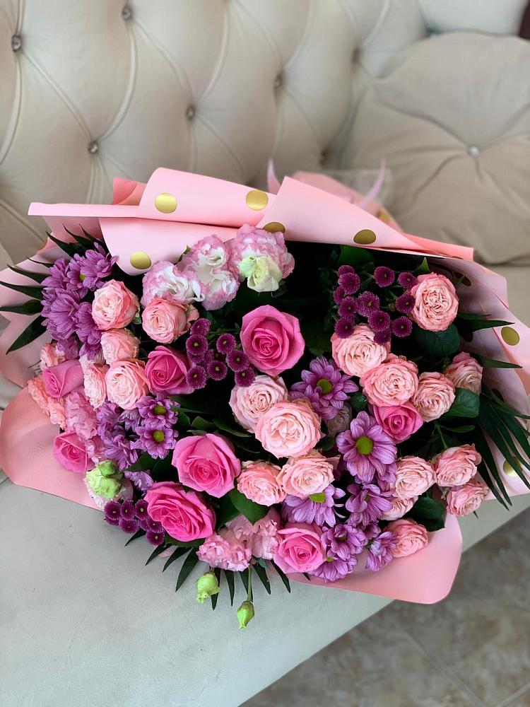 Букет цветов из: Хризантемы, Розы и Лизиантусы в Первомайске