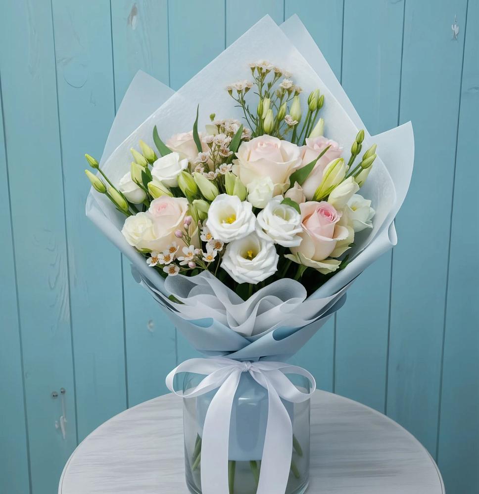 Букет цветов из: Розы и Лизиантусы в Первомайске