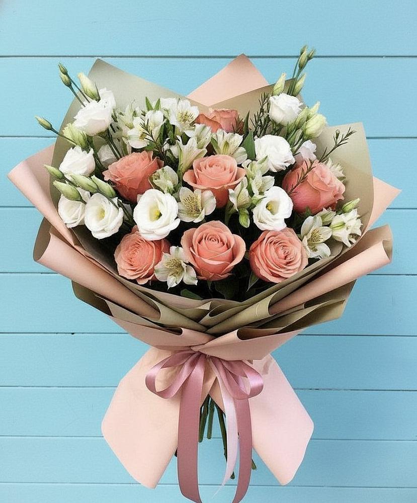 Букет цветов из: Розы, Альстромерии и Лизиантусы в Первомайске