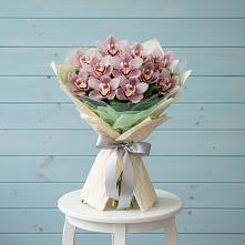 Букет цветов из:  Орхидеи и Розы в Первомайске