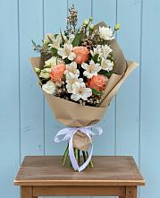 Букет цветов из:  Альстромерии, Лизиантусы, Розы и Хризантемы #REPLACE_PRED# Первомайске