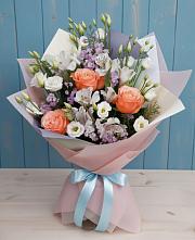 Букет цветов из:  Лизиантусы, Розы, Альстромерии и Гипсофила в Первомайске
