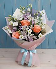 Букет цветов из:  Лизиантусы, Розы, Альстромерии и Гипсофила в Первомайске