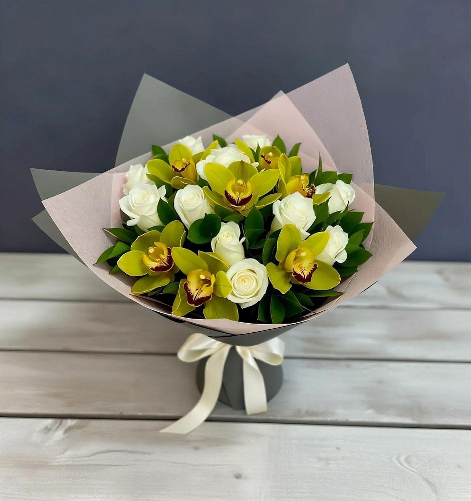 Букет цветов из: Орхидеи и Розы в Первомайске