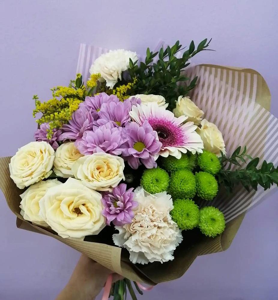 Букет цветов из: Хризантемы, Розы, Гвоздики и Герберы в Первомайске