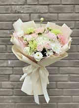 Букет цветов из:  Гвоздики, Розы, Лизиантусы и Хризантемы #REPLACE_PRED# Первомайске