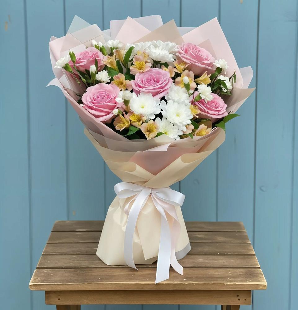 Букет цветов из: Гвоздики, Орхидеи и Розы в Первомайске