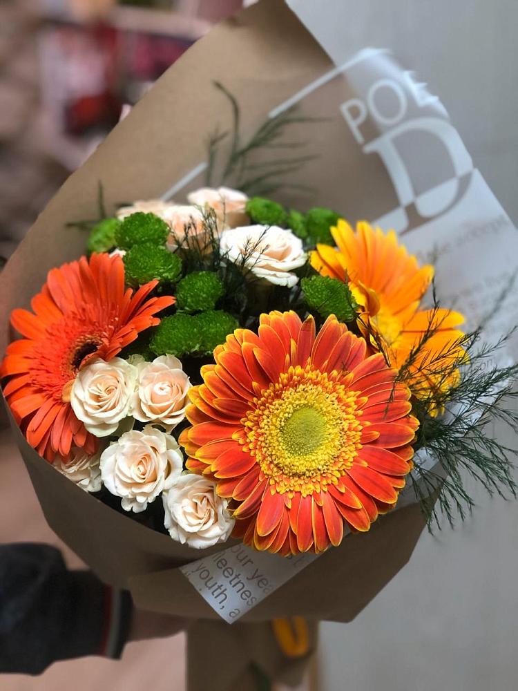Букет цветов из: Герберы, Хризантемы и Розы в Первомайске