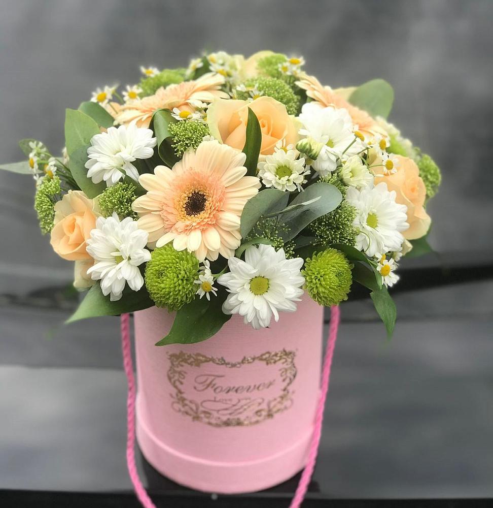 Цветочная композиция из Розы, Герберы и Хризантемы в шляпной коробке в Первомайске