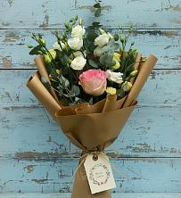 Букет цветов из:  Розы и Лизиантусы в Первомайске